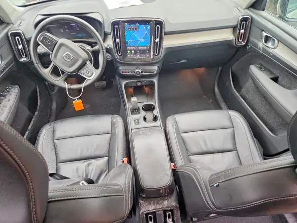 YV4L12UK5R2215860 2024 VOLVO XC40 - Image 8