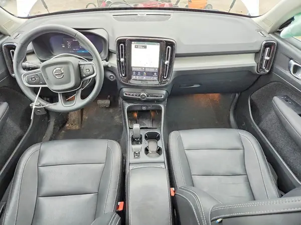 YV4L12UK5R2240175 2024 VOLVO XC40 - Image 8