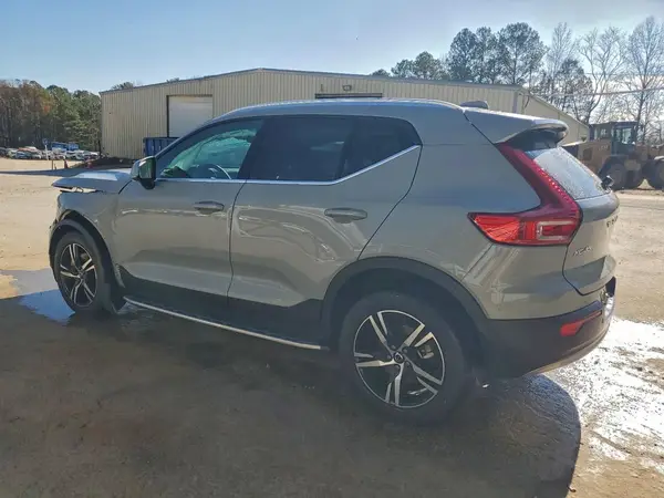 YV4L12UK5R2280529 2024 VOLVO XC40 - Image 2