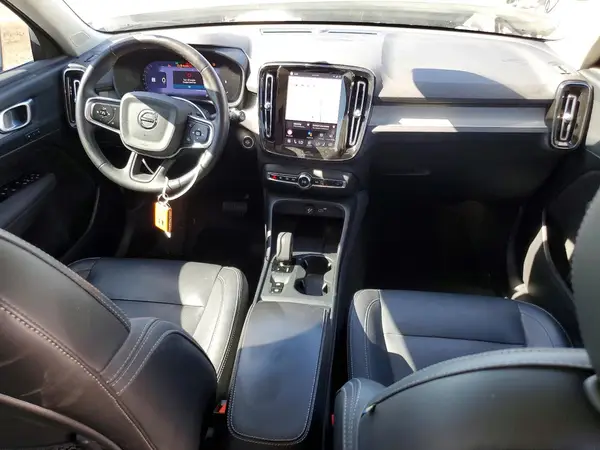 YV4L12UK5R2284872 2024 VOLVO XC40 - Image 8
