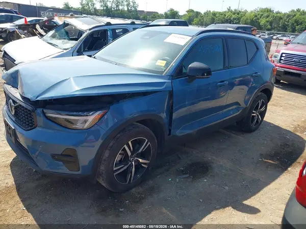 YV4L12UK5R2324013 2024 VOLVO XC40 - Image 2
