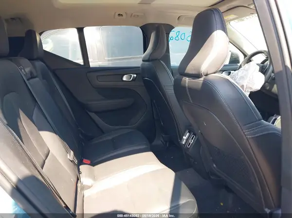 YV4L12UK5R2324013 2024 VOLVO XC40 - Image 8