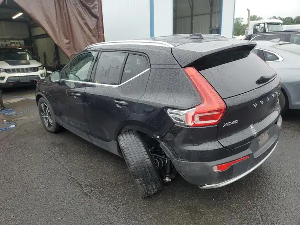YV4L12UK5R2336792 2024 VOLVO XC40 - Image 2