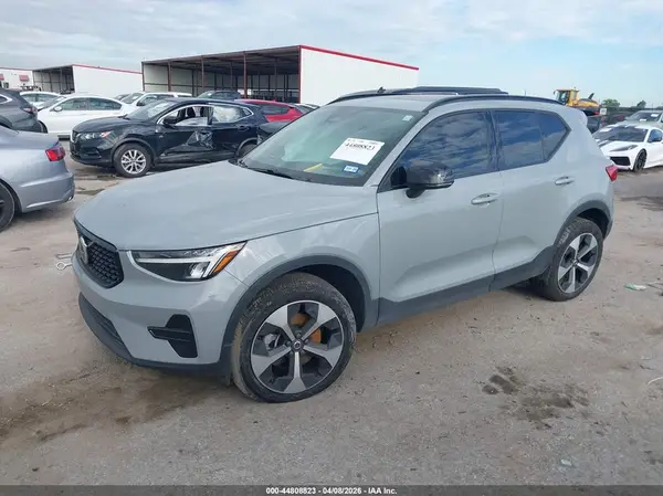 YV4L12UK6R2312145 2024 VOLVO XC40 - Image 2