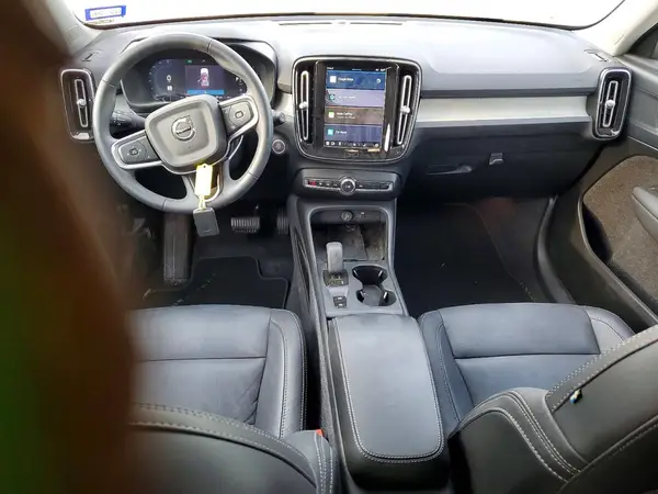 YV4L12UK6R2324716 2024 VOLVO XC40 - Image 8