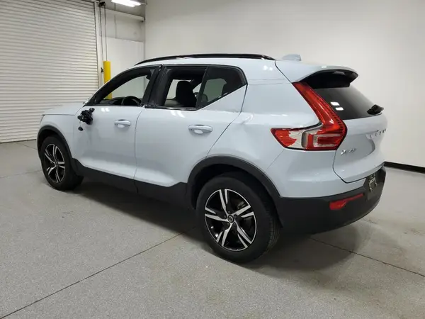 YV4L12UK6R2333108 2024 VOLVO XC40 - Image 2