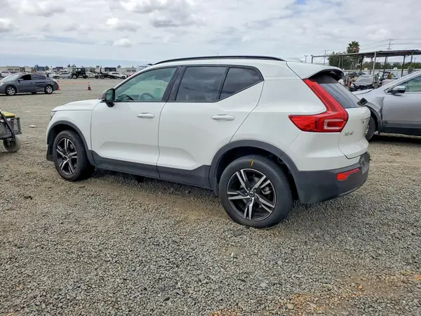 YV4L12UK6R2337899 2024 VOLVO XC40 - Image 2