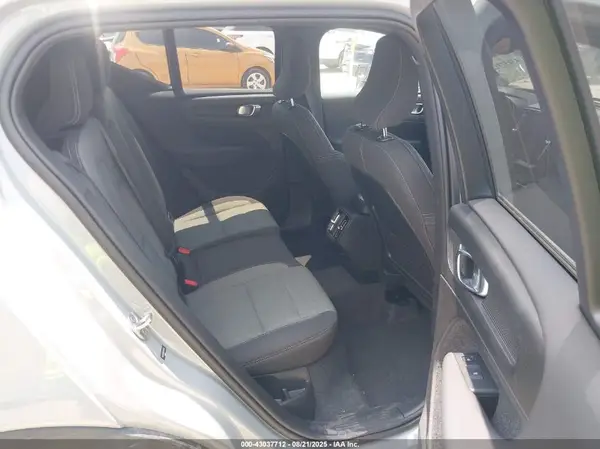 YV4L12UK6R2344254 2024 VOLVO XC40 - Image 8