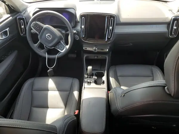 YV4L12UK6R2360261 2024 VOLVO XC40 - Image 8
