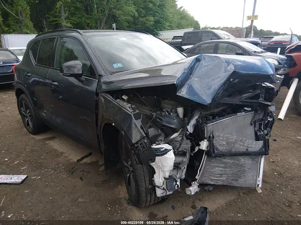 YV4L12UK6T2665427 2026 VOLVO XC40
