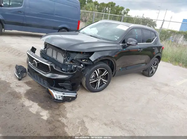 YV4L12UK7R2210353 2024 VOLVO XC40 - Image 2