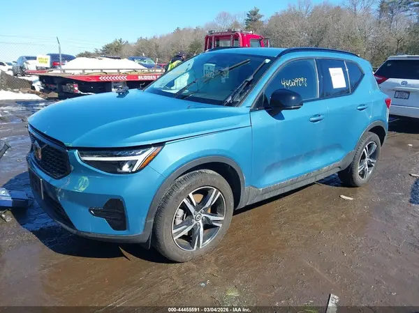 YV4L12UK7R2222566 2024 VOLVO XC40 - Image 2