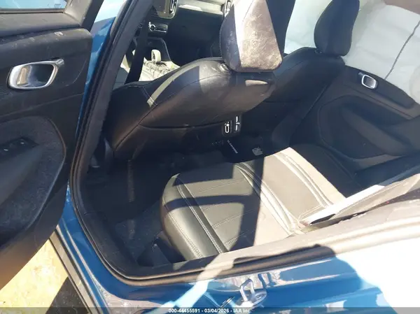 YV4L12UK7R2222566 2024 VOLVO XC40 - Image 8