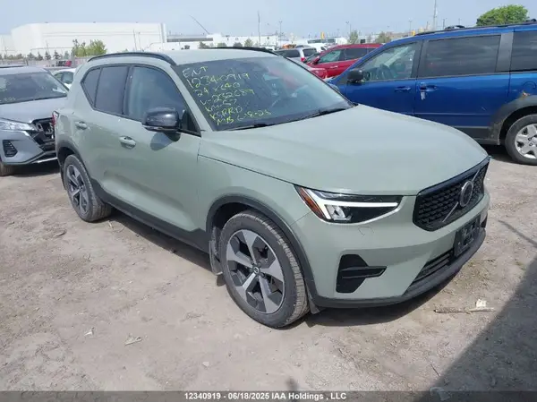 YV4L12UK7R2232689 2024 VOLVO XC40 - Image 1