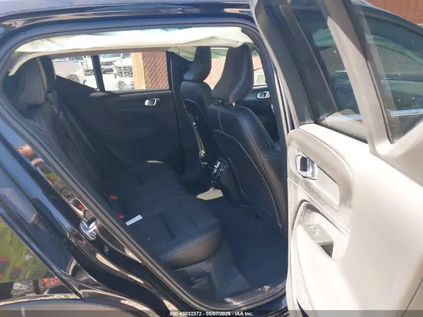 YV4L12UK8R2286664 2024 VOLVO XC40 - Image 8