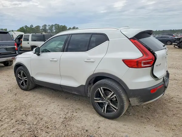 YV4L12UK8R2330629 2024 VOLVO XC40 - Image 2