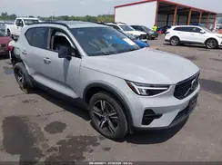 YV4L12UK8R2337158 2024 VOLVO XC40
