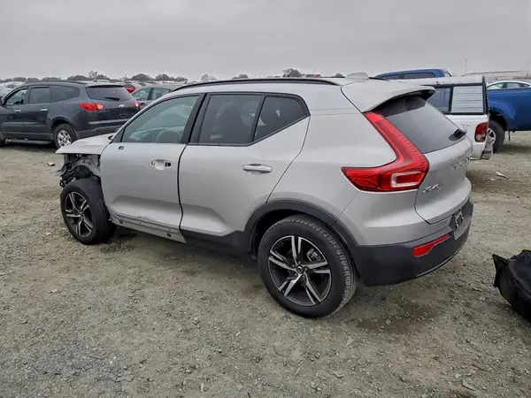 YV4L12UK8R2338164 2024 VOLVO XC40 - Image 2