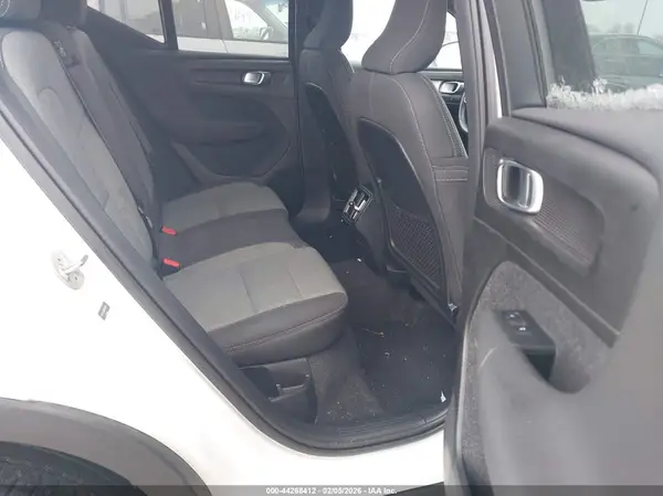 YV4L12UK8R2342442 2024 VOLVO XC40 - Image 8