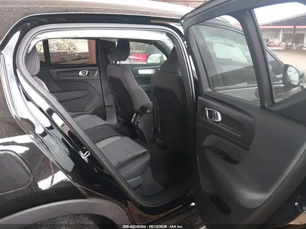 YV4L12UK9P2964478 2023 VOLVO XC40 - Image 8