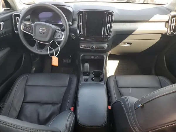 YV4L12UK9R2202710 2024 VOLVO XC40 - Image 8
