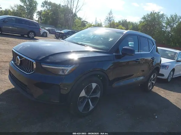 YV4L12UK9R2226859 2024 VOLVO XC40 - Image 2