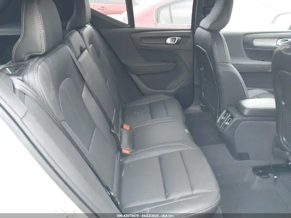YV4L12UK9R2309479 2024 VOLVO XC40 - Image 8