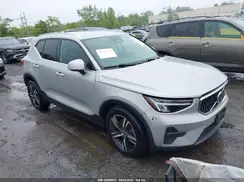 YV4L12UK9R2311071 2024 VOLVO XC40