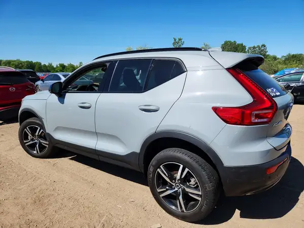 YV4L12UK9R2329019 2024 VOLVO XC40 - Image 2