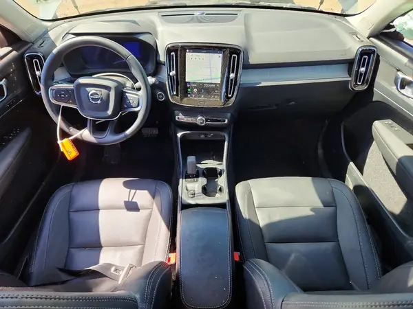 YV4L12UK9R2329019 2024 VOLVO XC40 - Image 8
