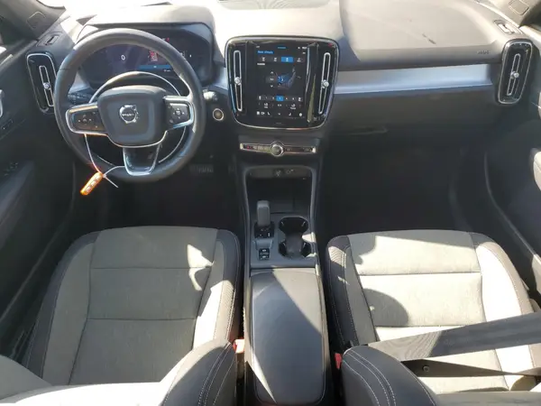 YV4L12UK9R2335841 2024 VOLVO XC40 - Image 8