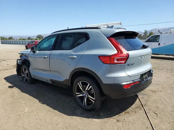 YV4L12UK9R2337394 2024 VOLVO XC40 - Image 2