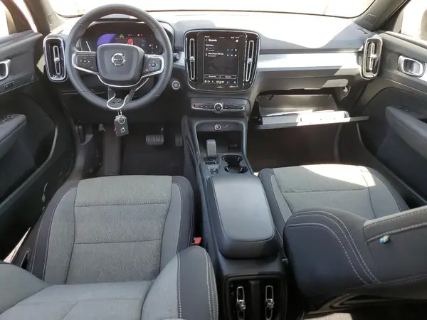 YV4L12UK9R2337394 2024 VOLVO XC40 - Image 8
