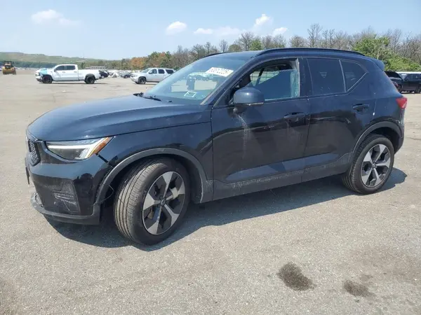 YV4L12UK9R2373098 2024 VOLVO XC40 - Image 1