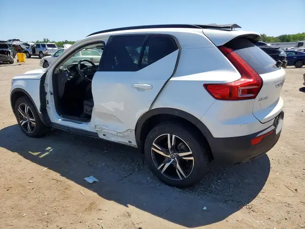 YV4L12UKXR2228944 2024 VOLVO XC40 - Image 2