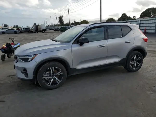 YV4L12UKXR2338084 2024 VOLVO XC40 - Image 1
