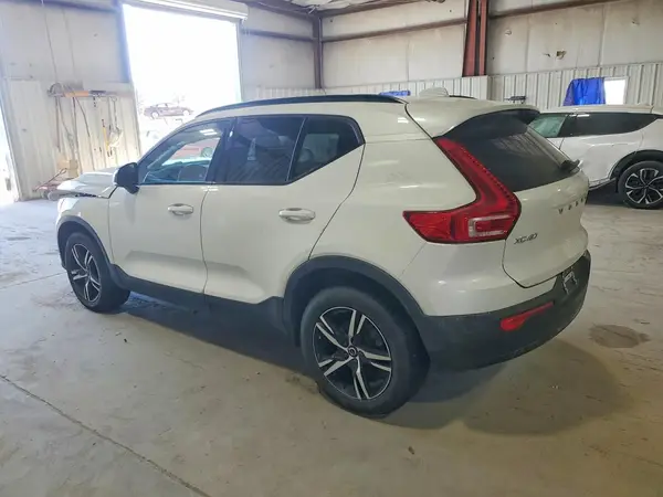 YV4L12UL0P2944239 2023 VOLVO XC40 - Image 2