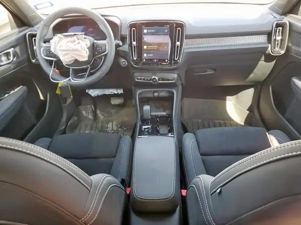 YV4L12UL0R2207108 2024 VOLVO XC40 - Image 8