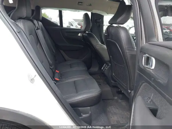 YV4L12UL0R2271083 2024 VOLVO XC40 - Image 8