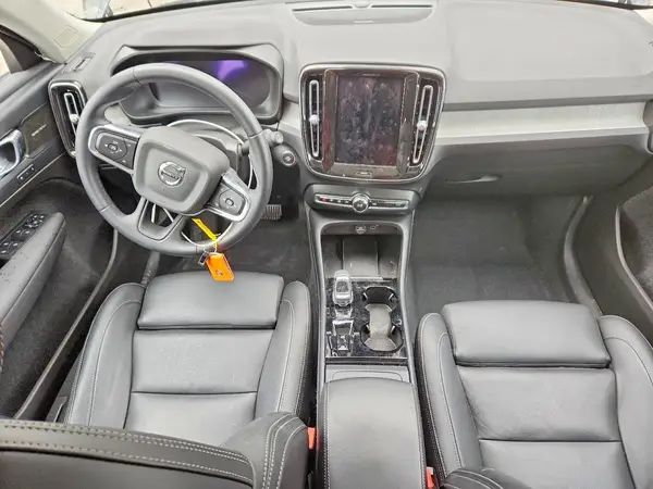 YV4L12UL0R2293987 2024 VOLVO XC40 - Image 8