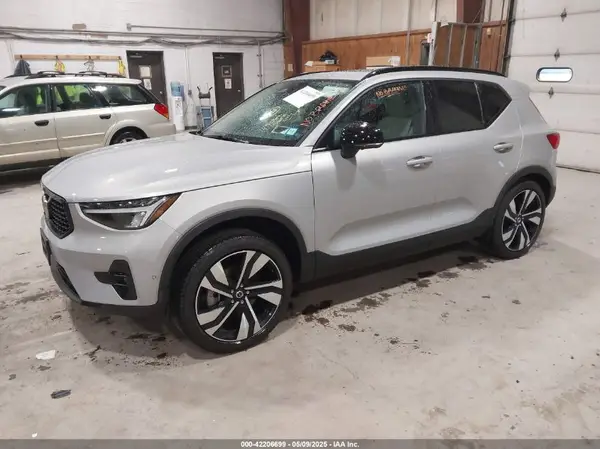 YV4L12UL0R2366601 2024 VOLVO XC40 - Image 2