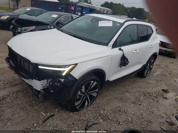YV4L12UL1R2228419 2024 VOLVO XC40 - Image 2