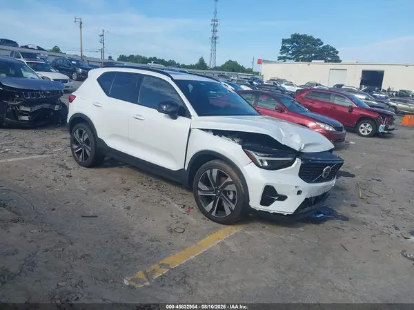 YV4L12UL1R2272677 2024 VOLVO XC40