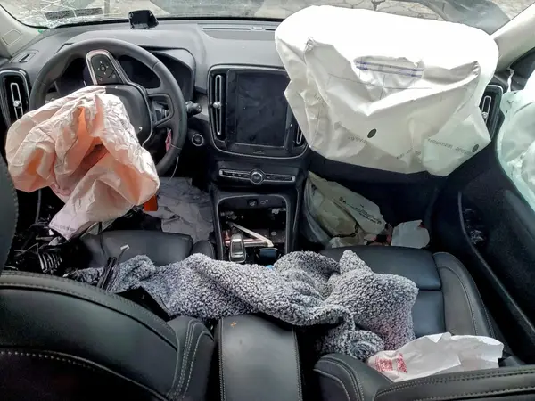 YV4L12UL1R2365408 2024 VOLVO XC40 - Image 8