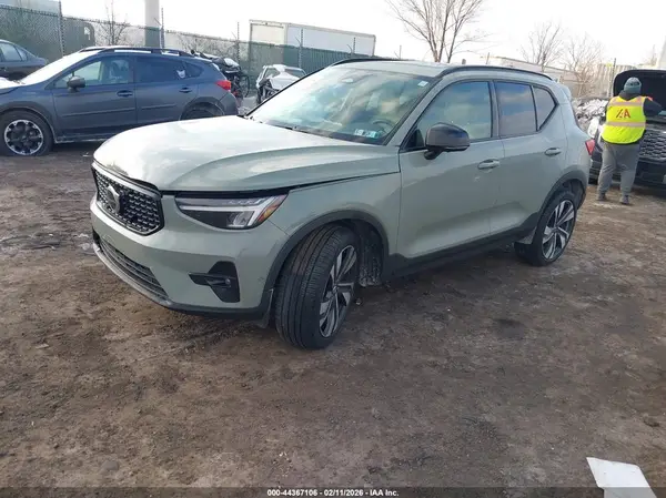 YV4L12UL2R2261624 2024 VOLVO XC40 - Image 2