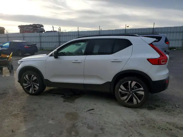 YV4L12UL2R2285647 2024 VOLVO XC40 - Image 2