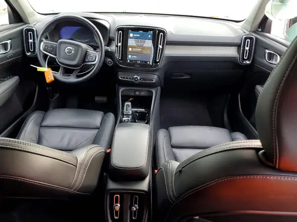 YV4L12UL2R2285647 2024 VOLVO XC40 - Image 8