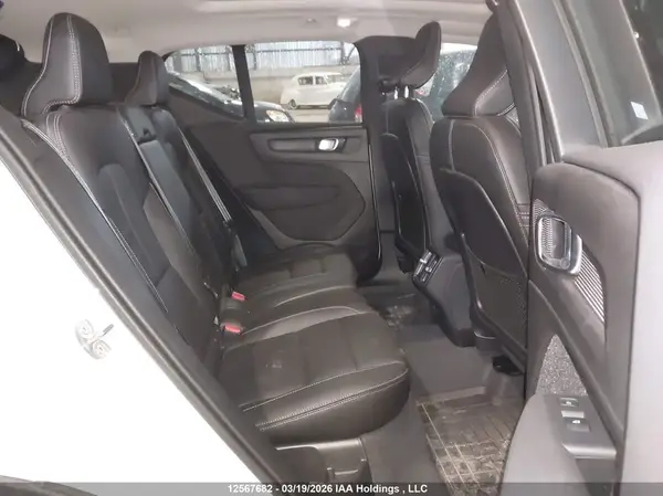 YV4L12UL4R2213073 2024 VOLVO XC40 - Image 8