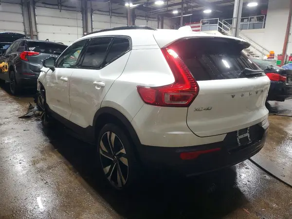 YV4L12UL4R2314324 2024 VOLVO XC40 - Image 2