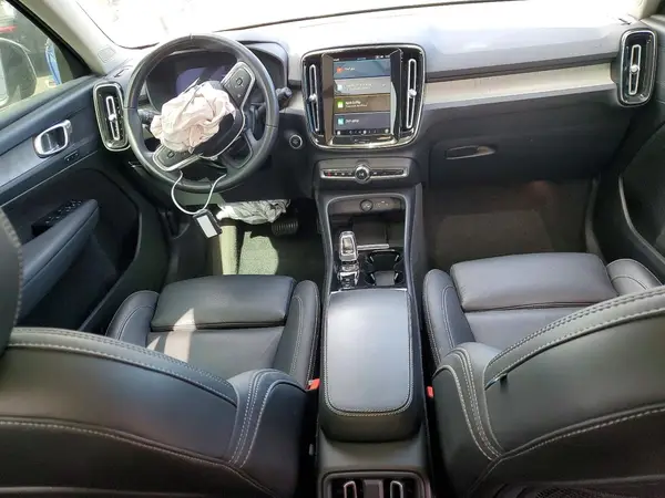 YV4L12UL4R2361076 2024 VOLVO XC40 - Image 8